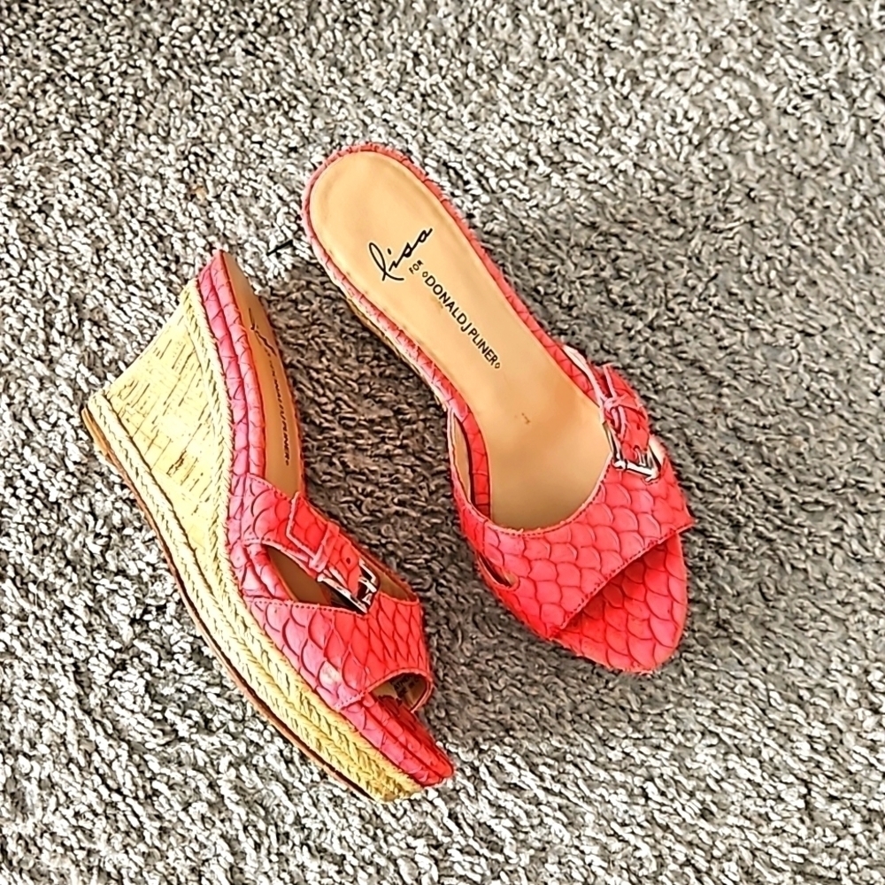 Lisa for Donald J. Pliner Pink Wedge Handles sandals size 6M
